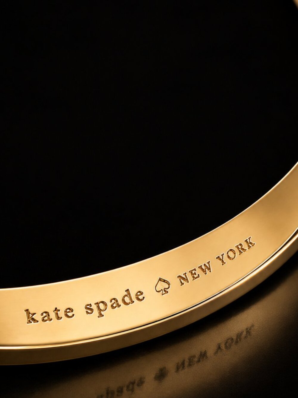 KATE SPADE New York White Enamel Gold Tone Spade Bangle Bracelet w/Dust Bag - Picture 4 of 9